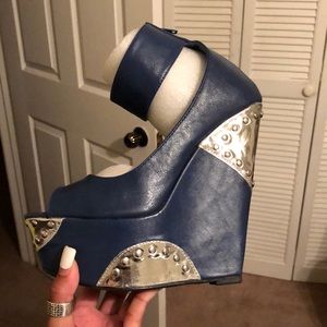 Brand New Shoe Republic wedge grommet heel size 8